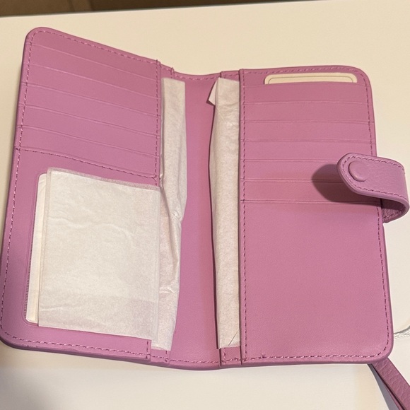 Vera Bradley Handbags - Vera Bradley Pink Wallet